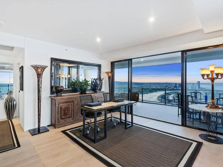 Exclusive Circle On Cavil Sub-Penthouse Luxury Apt - Hosted By Coastal Letting โกลด์โคสต์ ภายนอก รูปภาพ