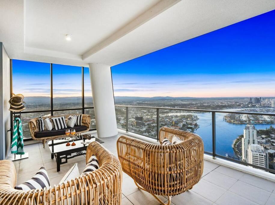 Exclusive Circle On Cavil Sub-Penthouse Luxury Apt - Hosted By Coastal Letting โกลด์โคสต์ ภายนอก รูปภาพ