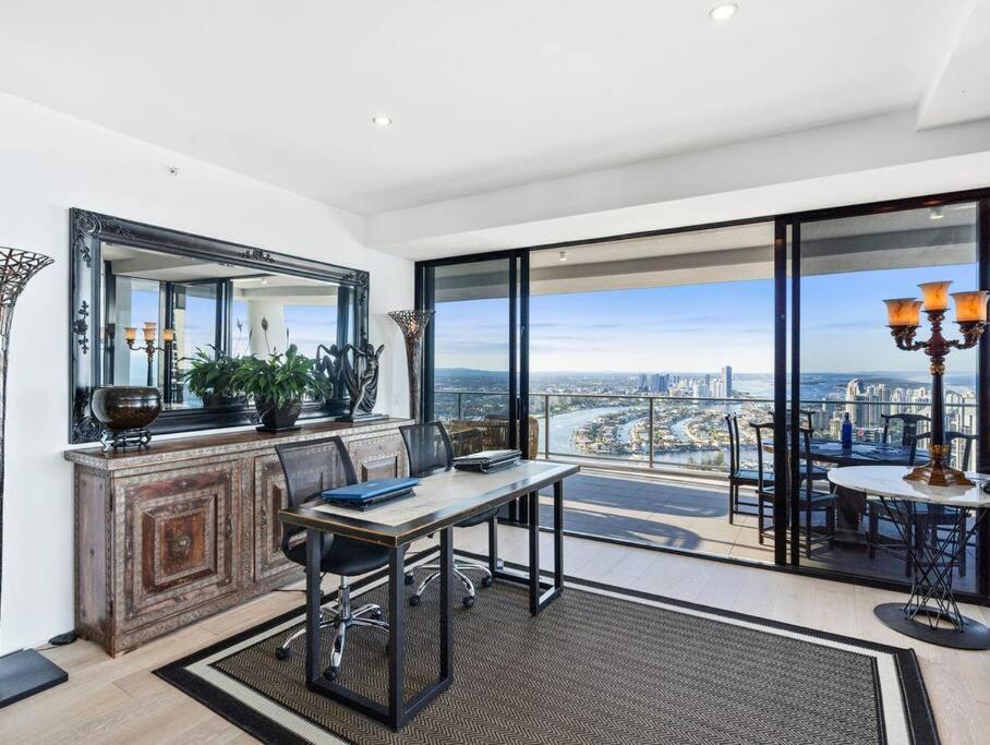 Exclusive Circle On Cavil Sub-Penthouse Luxury Apt - Hosted By Coastal Letting โกลด์โคสต์ ภายนอก รูปภาพ