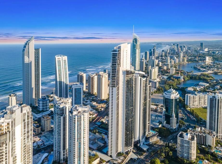Exclusive Circle On Cavil Sub-Penthouse Luxury Apt - Hosted By Coastal Letting โกลด์โคสต์ ภายนอก รูปภาพ